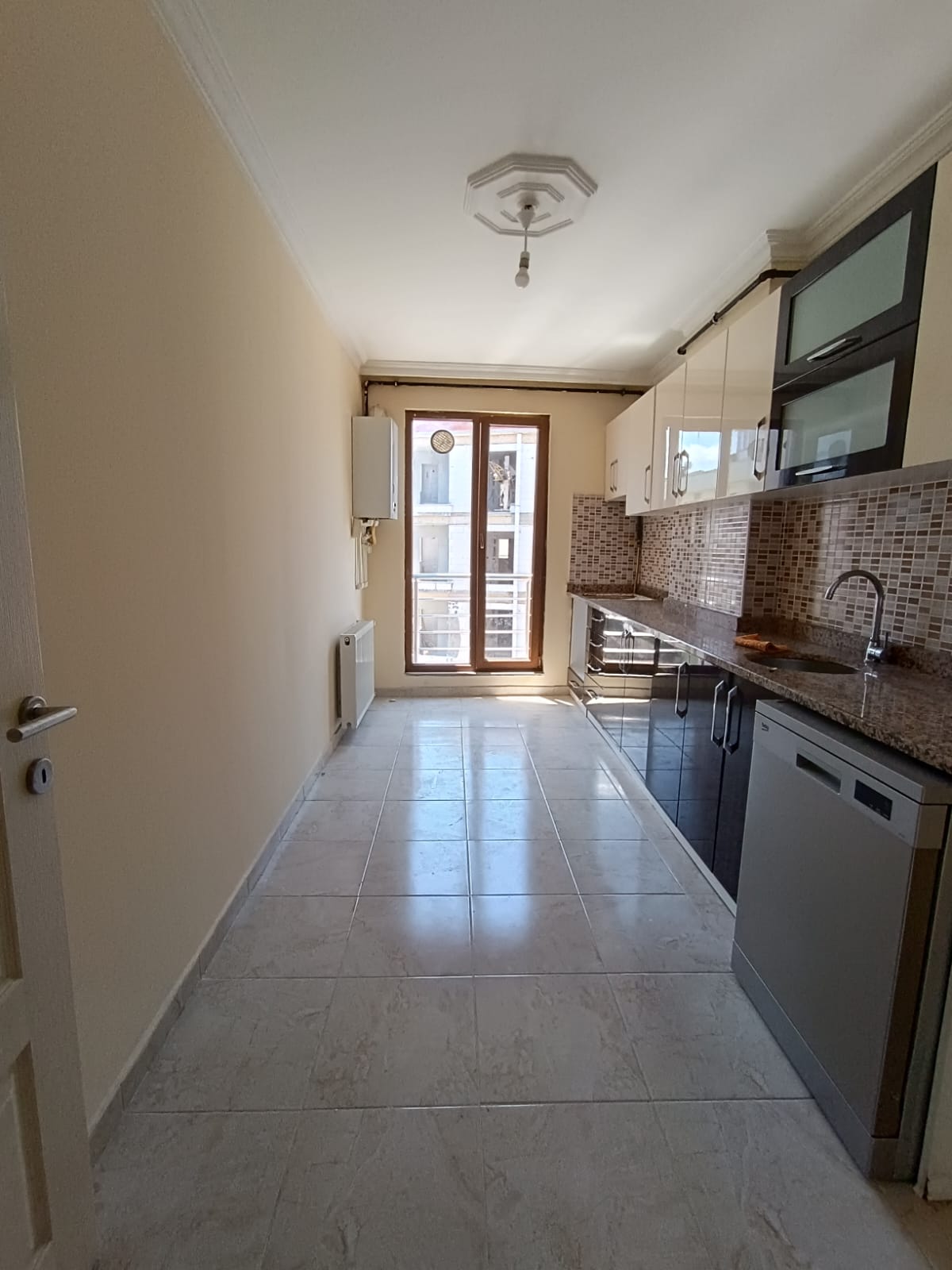 SANCAKTEPE KÖŞE BAŞI SATILIK 3+1 ARAKAT DAİRE